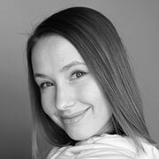 Olena Zykova headshot